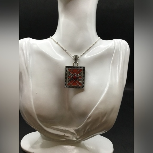 0175 LIA SOFIA RED BLACK STAINED GLASS STYLE ENAMEL SILVERTONE PENDANT NECKLACE - Picture 3 of 3